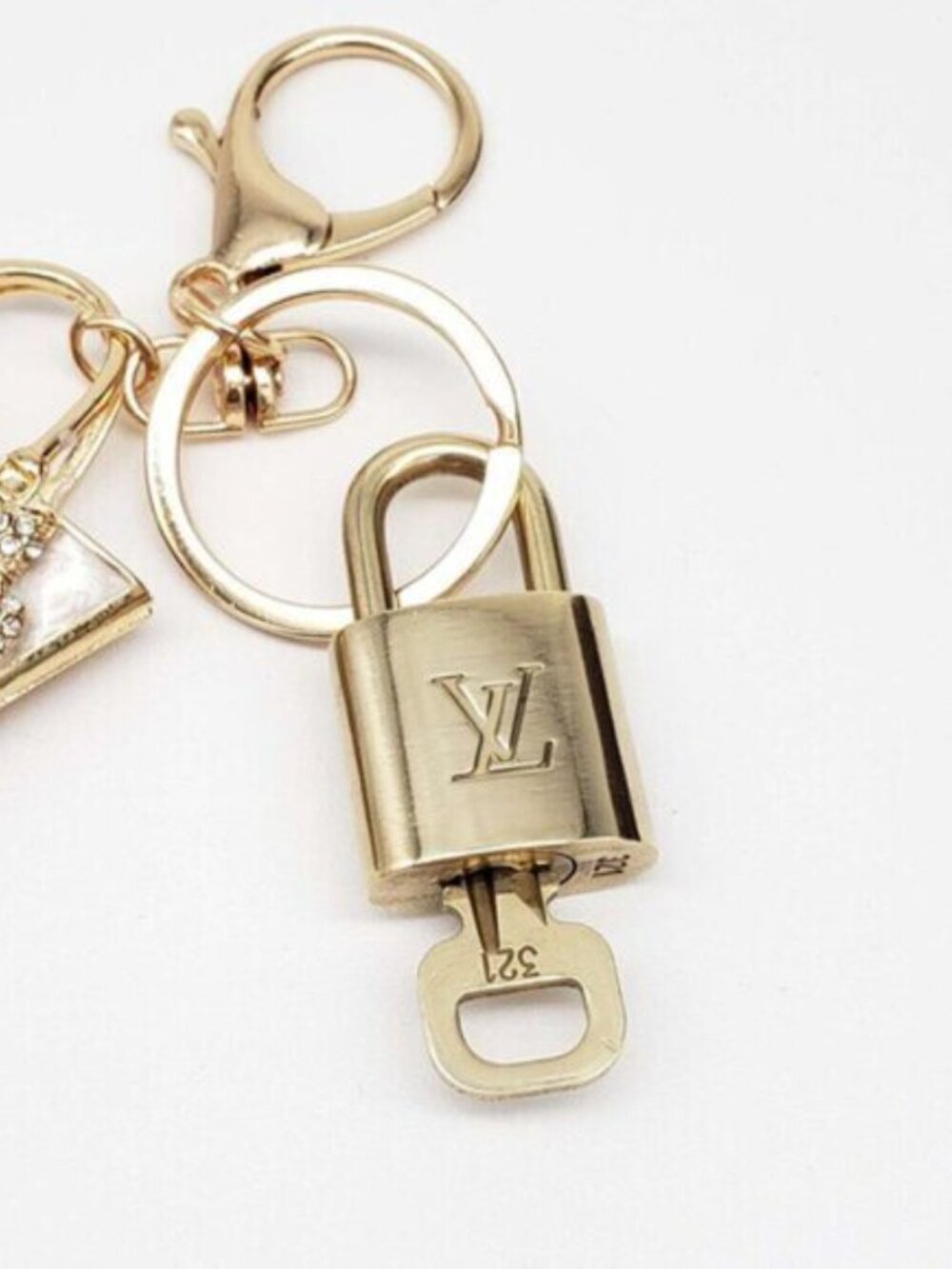 Louis Vuitton Authentic Gold Padlock 🔑 Key + Stylish Unbranded Bag Charm - Picture 8 of 9